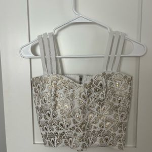 Cute corset like top !